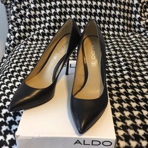 Aldo classic black pumps.